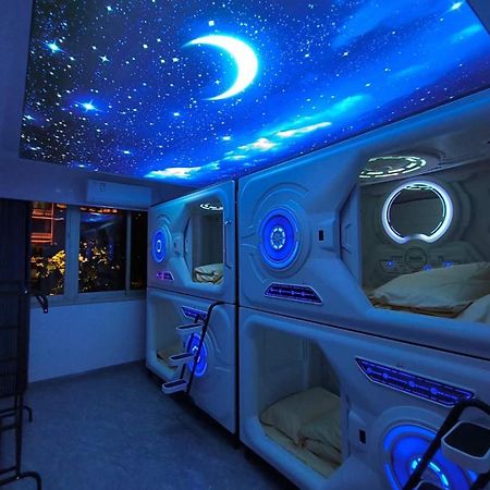 Air Hostel Capsules Airport Gavà Eksteriør bilde