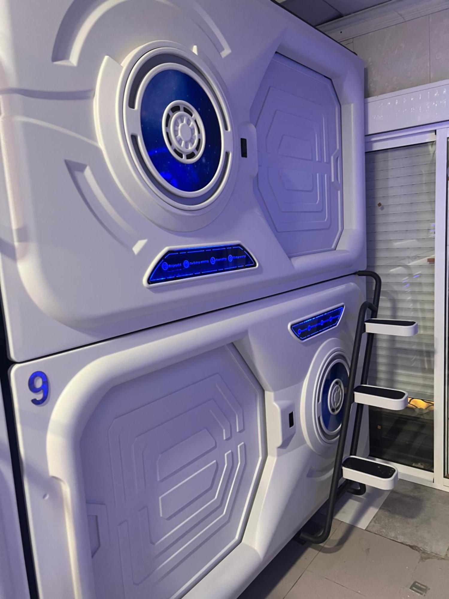 Air Hostel Capsules Airport Gavà Eksteriør bilde