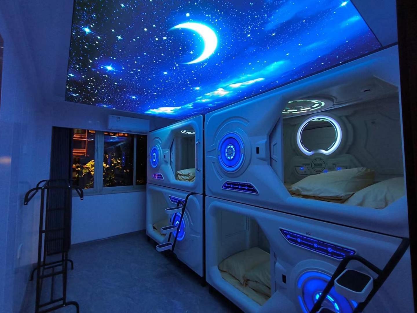 Air Hostel Capsules Airport Gavà Eksteriør bilde